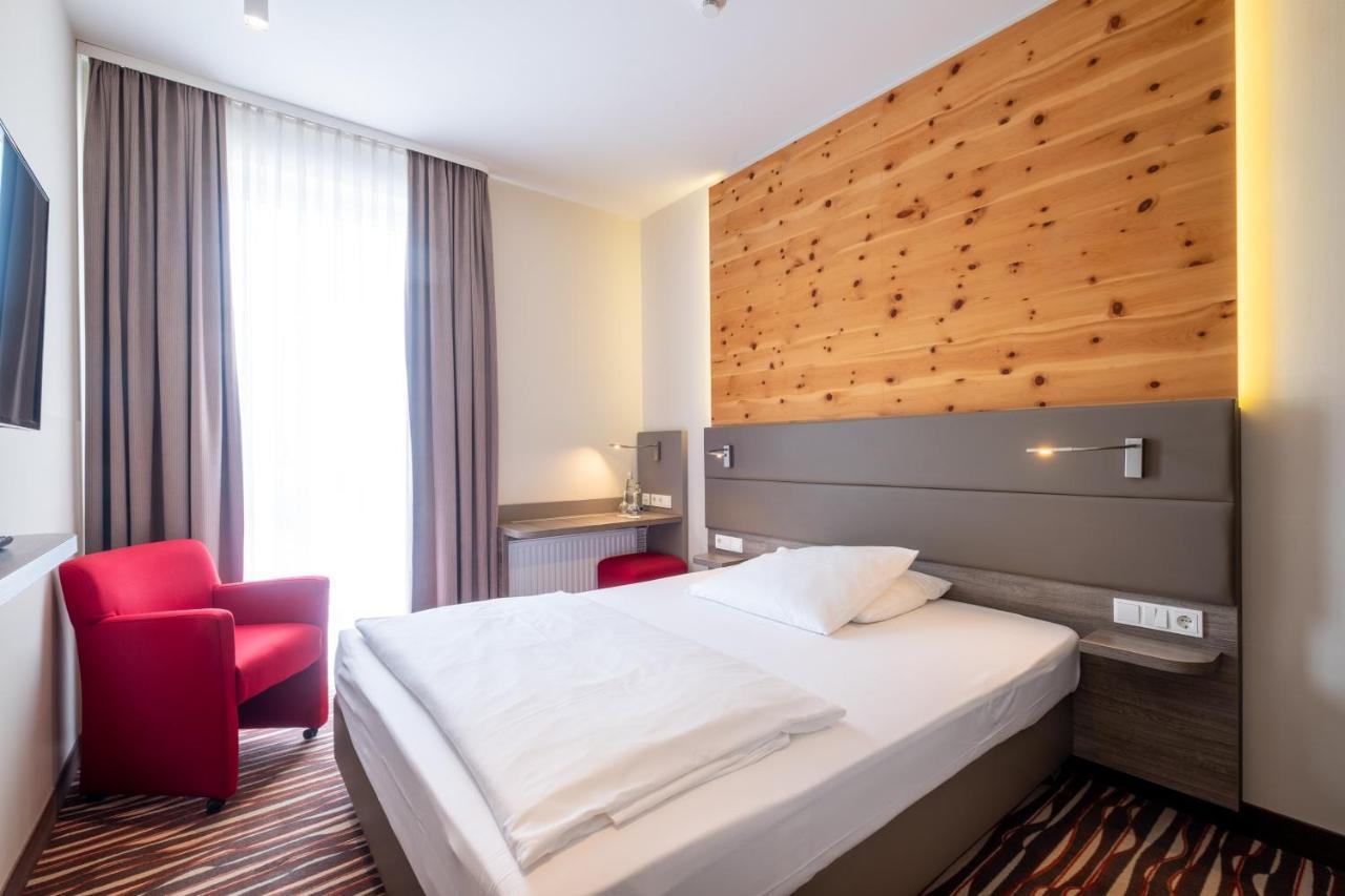 Amaro Hotel Bergkirchen  Bagian luar foto