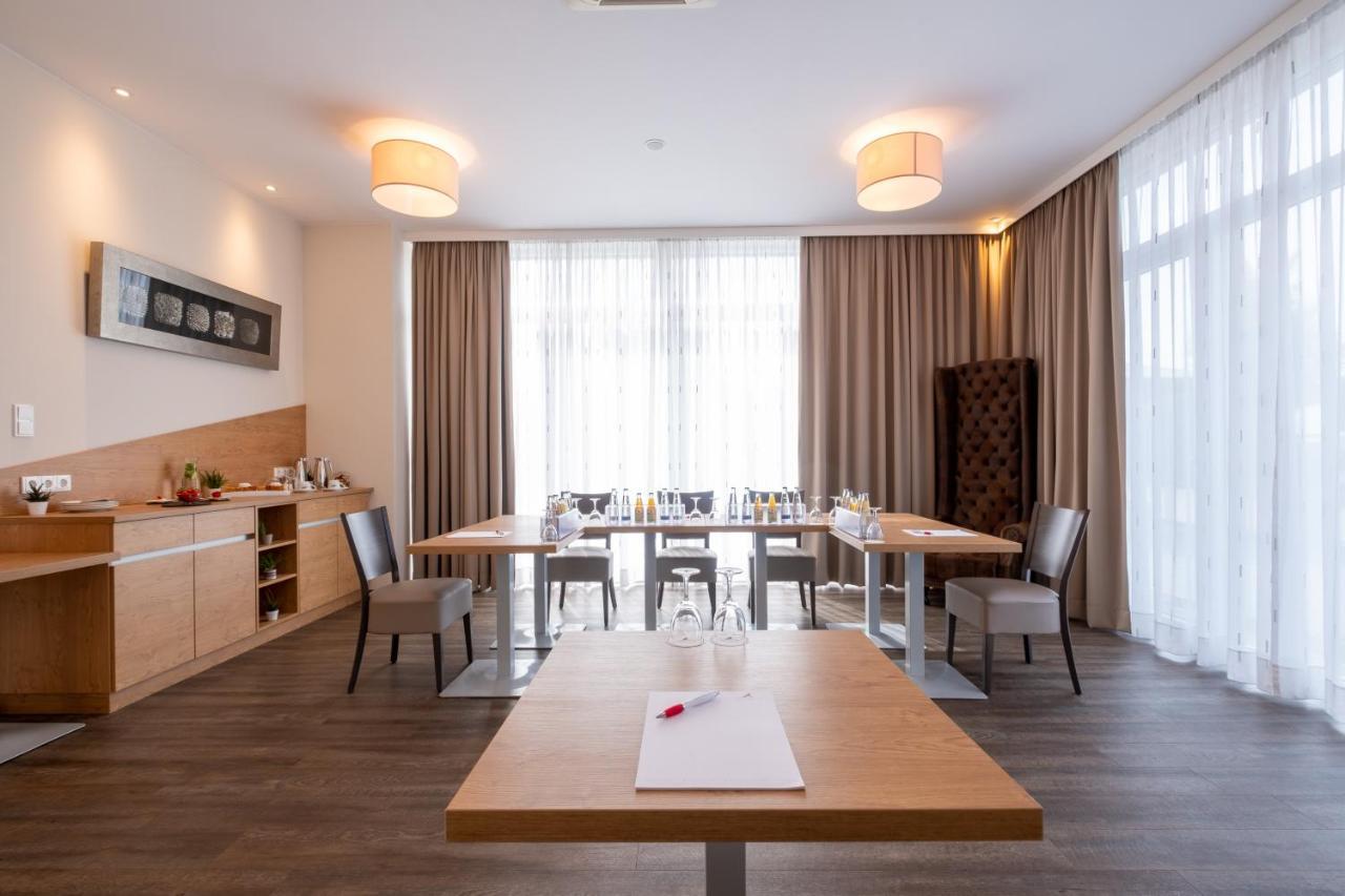 Amaro Hotel Bergkirchen  Bagian luar foto