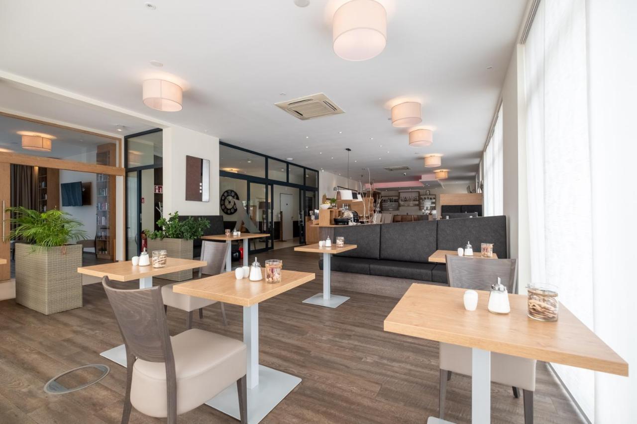 Amaro Hotel Bergkirchen  Bagian luar foto