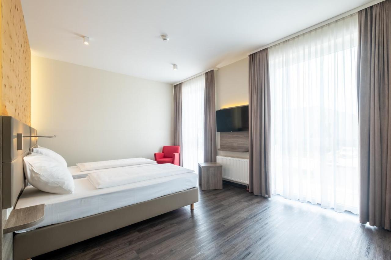 Amaro Hotel Bergkirchen  Bagian luar foto
