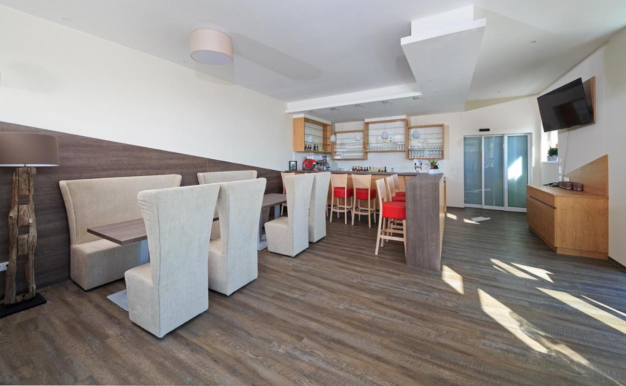Amaro Hotel Bergkirchen  Bagian luar foto