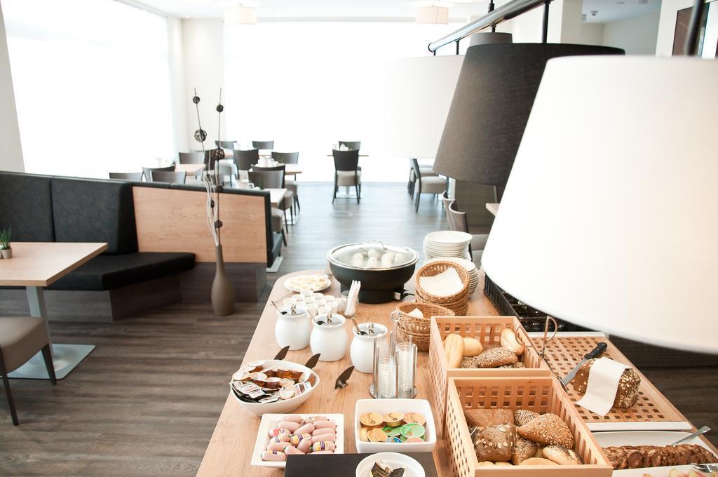 Amaro Hotel Bergkirchen  Bagian luar foto