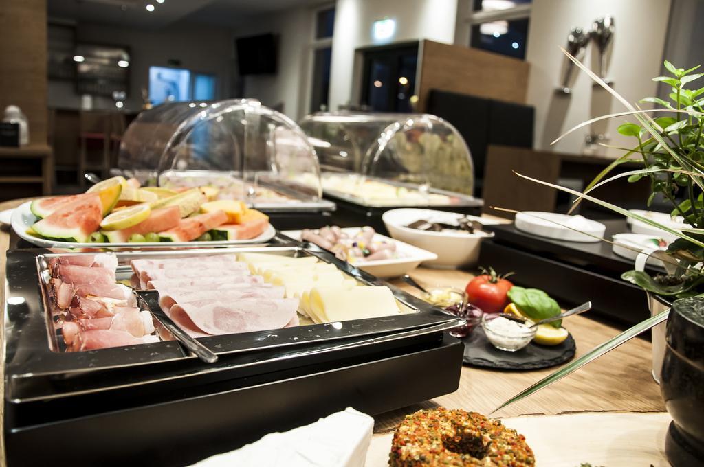 Amaro Hotel Bergkirchen  Bagian luar foto