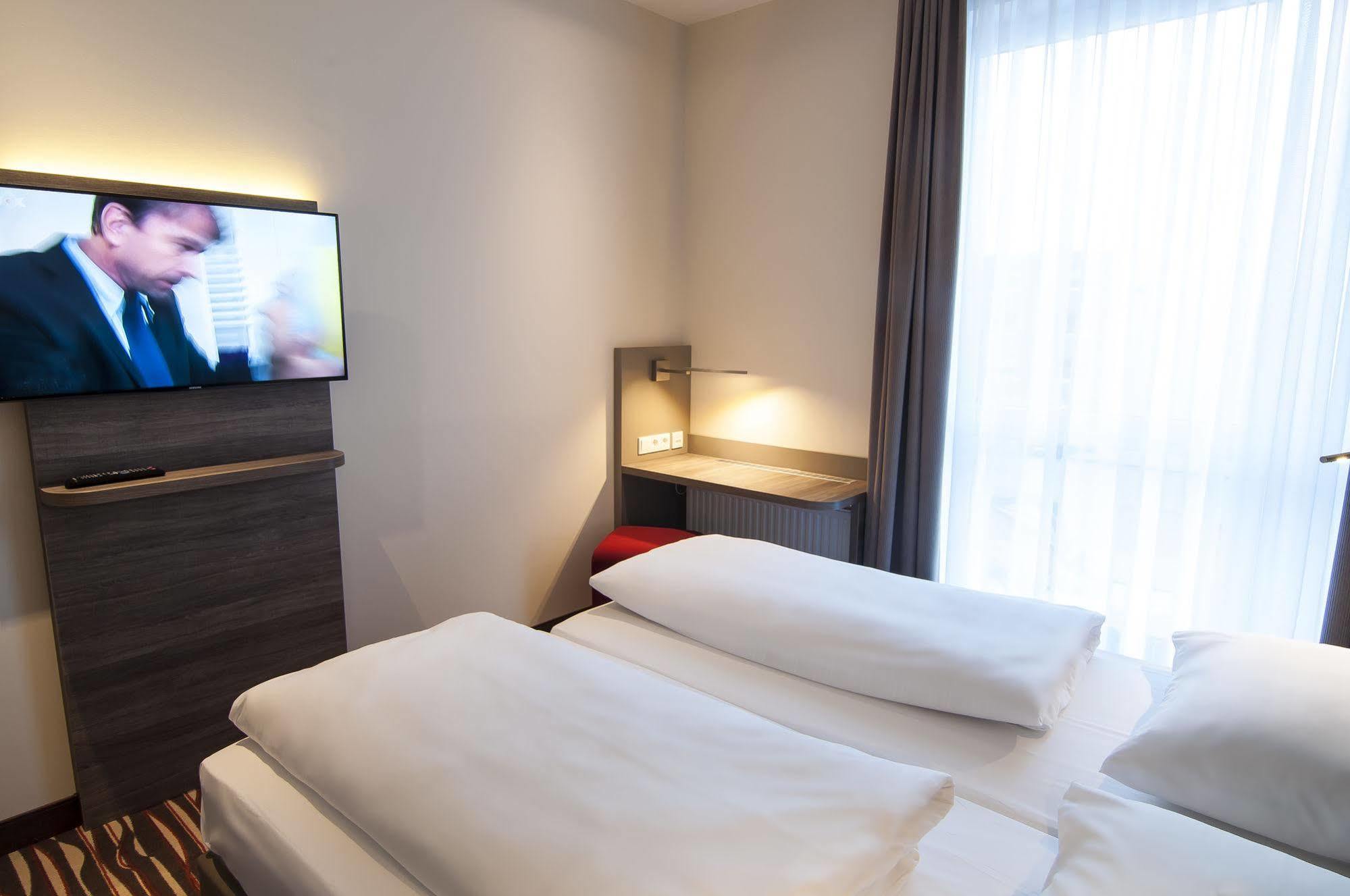 Amaro Hotel Bergkirchen  Bagian luar foto